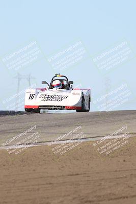 media/Oct-26-2025-CalClub SCCA (Sun) [[8ce1e69566]]/Group 6/Grapevine/